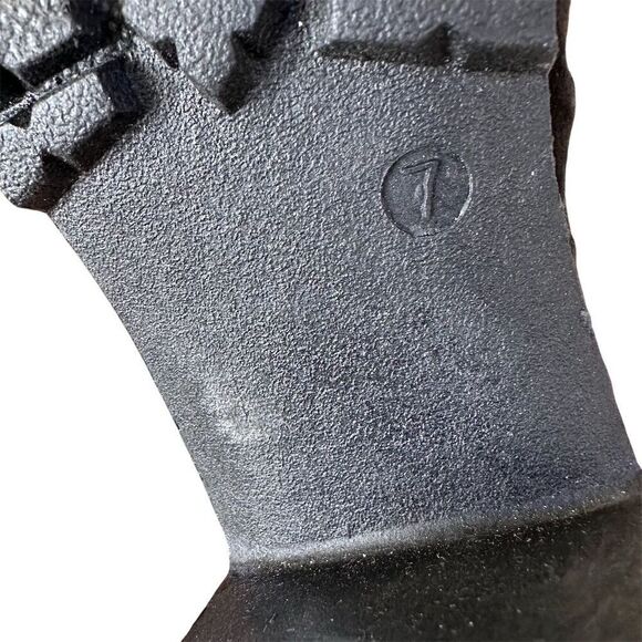 RUE 21 Y2K Black Faux Suede Chunky Heel Lace-up Whimsigoth Ankle Boots Size 7 - Picture 13 of 13